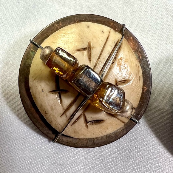 Earrings, copper metal and bones clip on earrings with Brown glass beads. - Picture 6 of 8